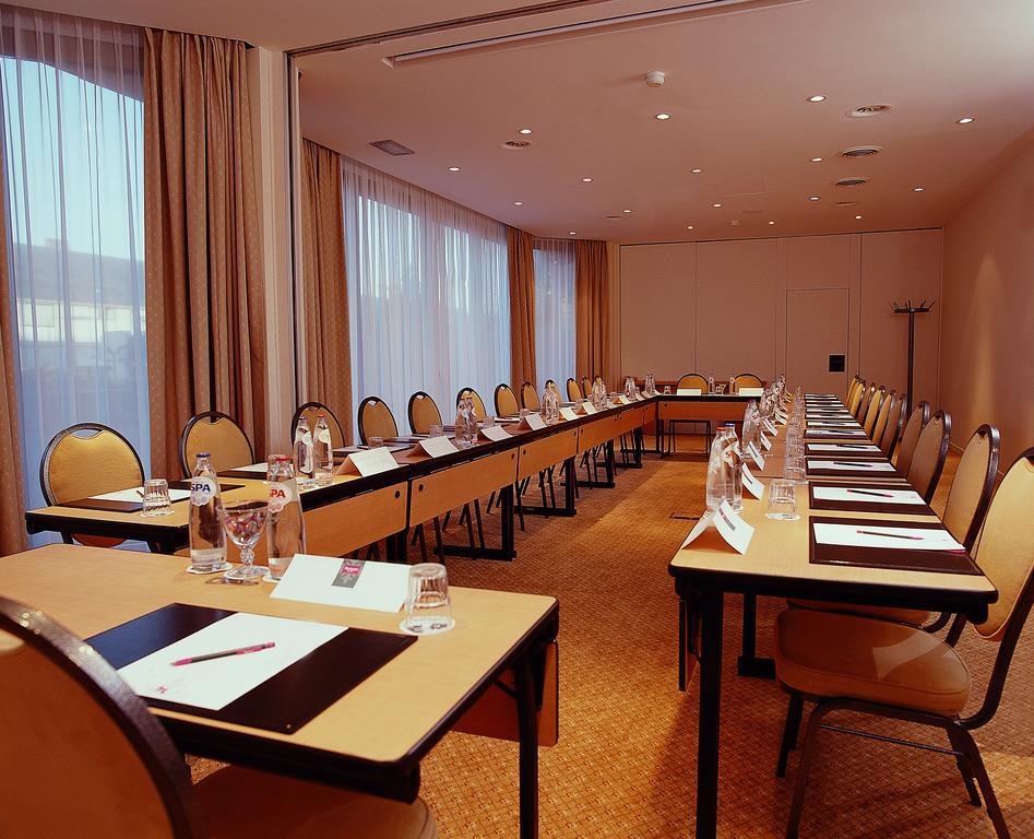 Mercure Hotel Brussels Airport Диегем Екстериор снимка